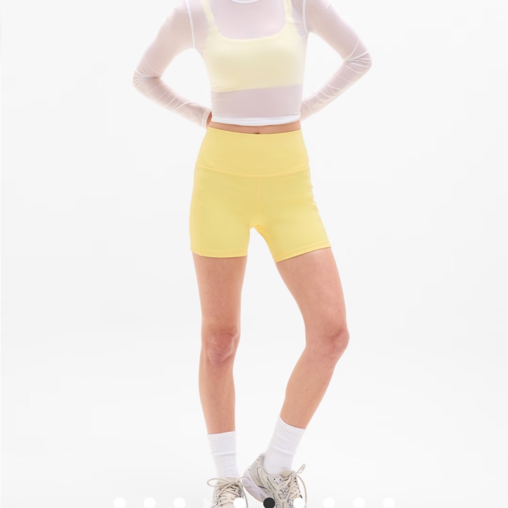 Athleta | SALUTATION STASH HIGH RISE 5" SHORT